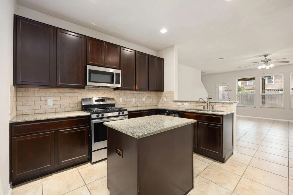 Bán nhà đẹp tại Spring, TX 77386 - Giá tốt, khu trường học điểm cao - Housing / Room for Rent in Spring, Texas, United States - image 8