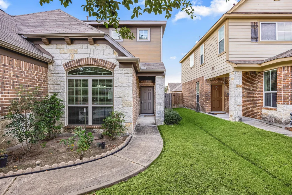 Bán nhà đẹp tại Spring, TX 77386 - Giá tốt, khu trường học điểm cao - Housing / Room for Rent in Spring, Texas, United States - image 1