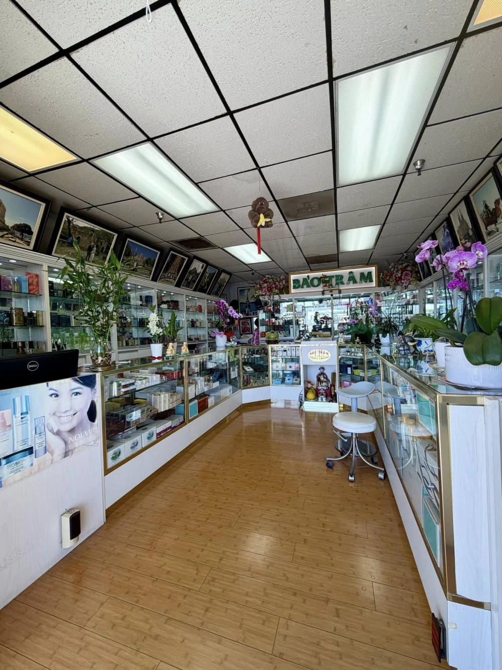 SANG TIỆM MỸ PHẨM – NƯỚC HOA – THỰC PHẨM CHỨC NĂNG - Nail Salons for Sale in Westminster, California, United States - image 5
