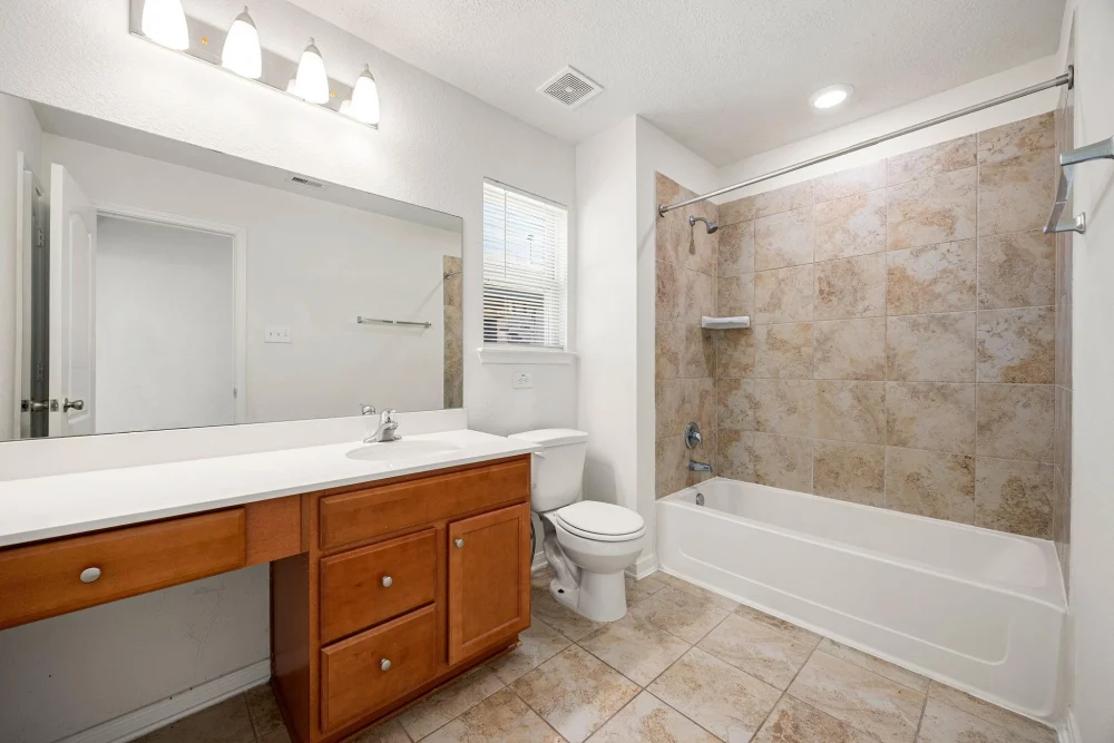 Nhà Đẹp Katy - Nhỏ Xinh Xinh & Khá Mới (Built 2019) - Housing / Room for Rent in Katy, Texas, United States - image 4