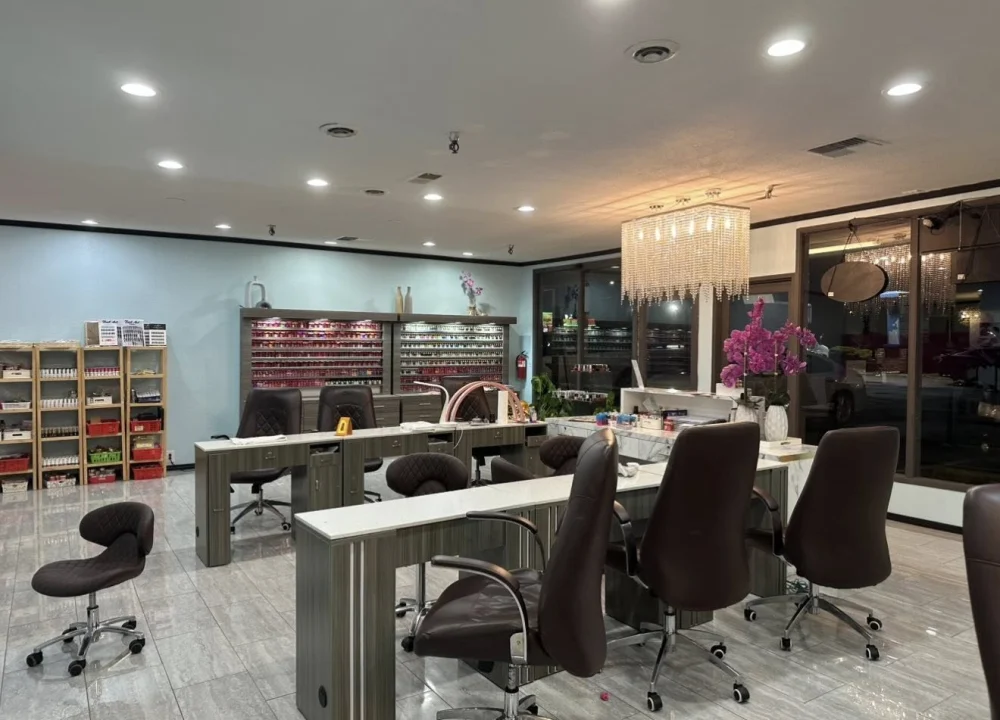 Cần sang gấp tiệm nail vùng Lakewood Tacoma - Nail Salons for Sale in Tacoma / Lakewood, Washington, United States - image 2