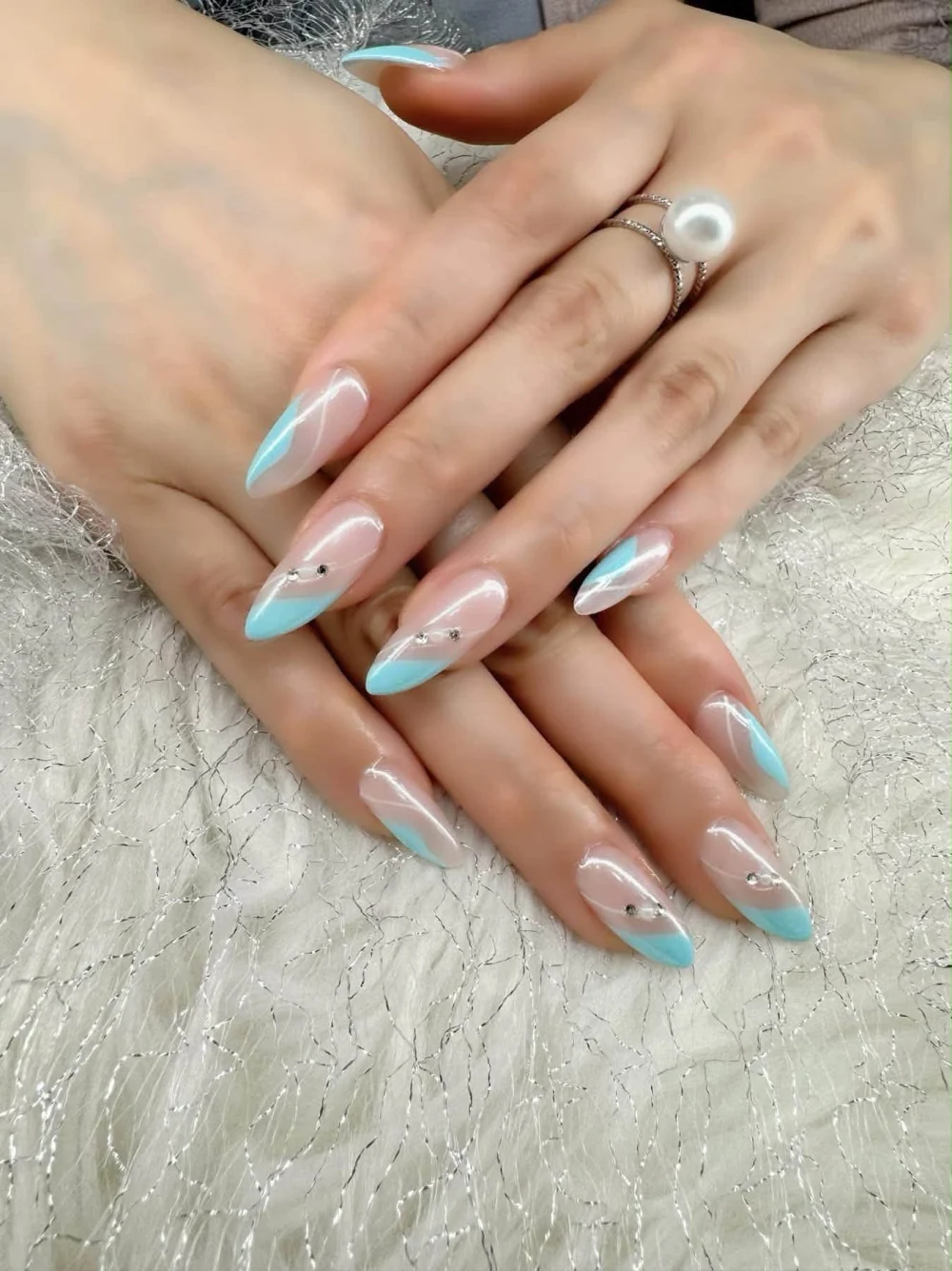 Tuyển thợ nail và thợ gội đầu dưỡng sinh tại Bellevue