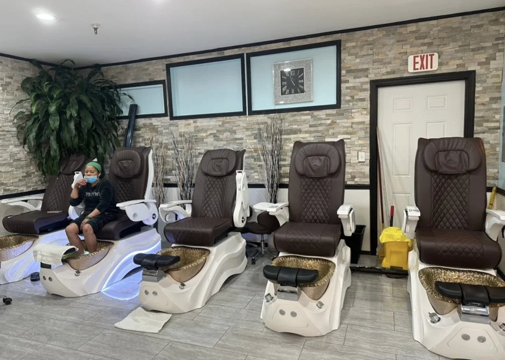 Cần sang gấp tiệm nail vùng Lakewood Tacoma - Nail Salons for Sale in Tacoma / Lakewood, Washington, United States - image 3