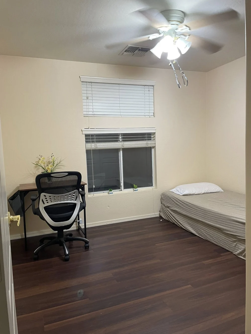 Room for rent gần ASU Arizona – Giá cực tốt $600/tháng - Nhà ở / Thuê phòng tại Phoenix, Arizona, United States - ảnh 6