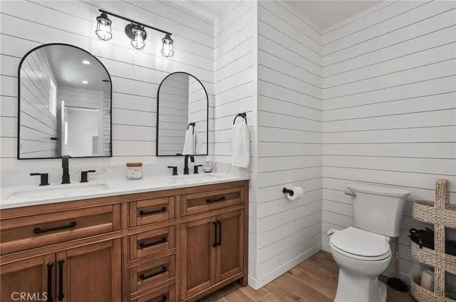Bán nhà Turnkey tại Huntington Beach – 3PN/2PT, Remodel Toàn Diện