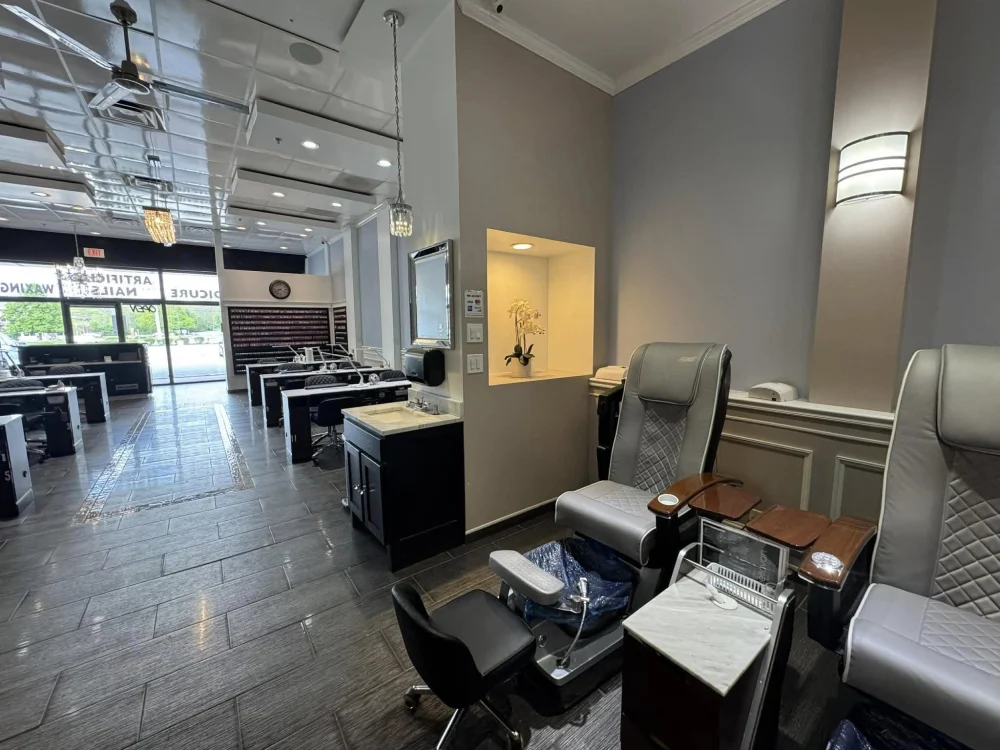 CẦN SANG TIỆM NAIL KHU VỰC 60423 ILLINOIS - INCOME CAO