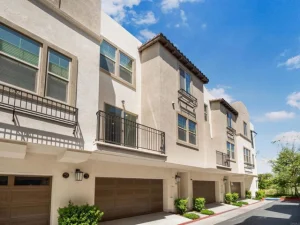 Bán Townhome Hiện Đại tại Santee, CA – Xây năm 2021