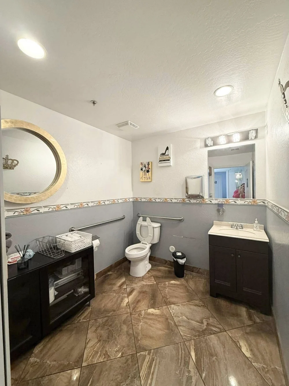 GIẢM SÂU CHỈ CÒN $95K – SANG TIỆM LỚN CÓ INCOME NGAY TẠI MESA AZ - Nail Salons for Sale in Mesa, Arizona, United States - image 3