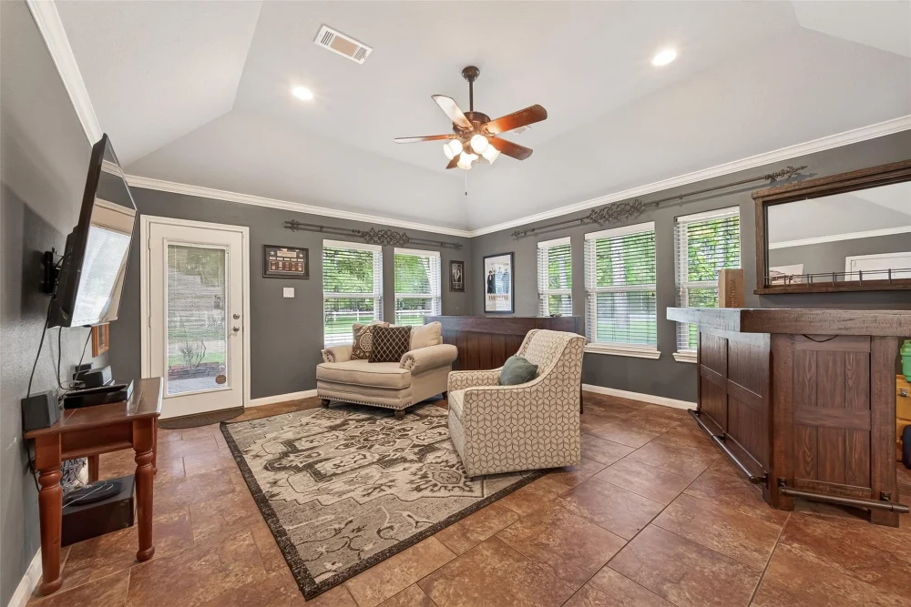 Sở hữu nhà trệt trên diện tích gần 2 mẫu đất tại Cypress TX 77429 - Housing / Room for Rent in Cypress, Texas, United States - image 4