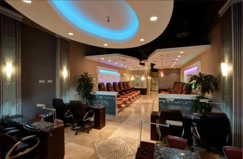 CẦN SANG TIỆM NAIL TẠI NEWCASTLE, WASHINGTON – KHÔNG GIAN RỘNG & ĐẦY ĐỦ TIỆN NGHI - Nail Salons for Sale in Newcastle, Washington, United States - image 1