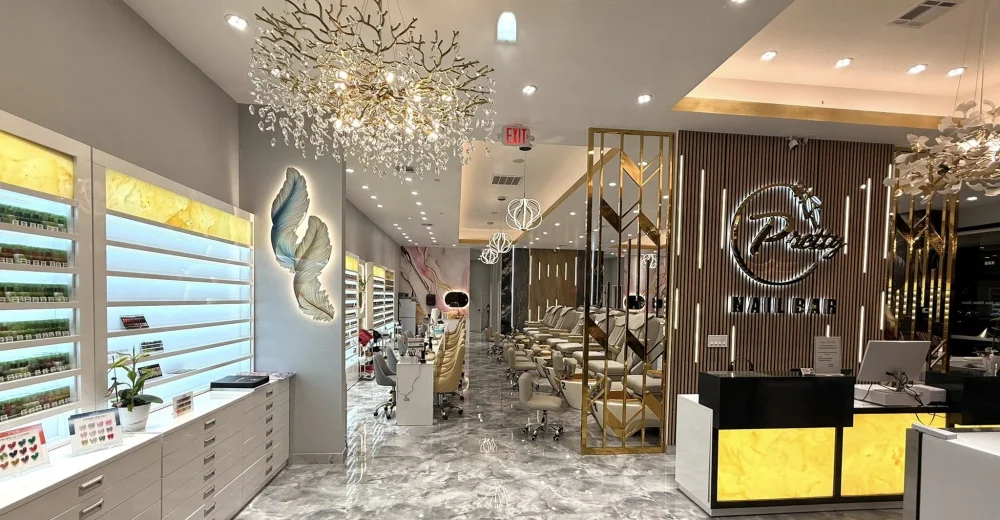 Tuyển thợ nail nữ vùng Phoenix & Scottsdale – Bao lương đến $1,600/tuần
