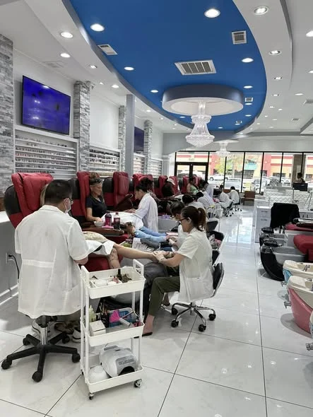 CẦN SANG TIỆM NAIL - VỊ TRÍ VÀNG TẠI AUGUSTA, GEORGIA - Nail Salons for Sale in Augusta, Georgia, United States - image 2