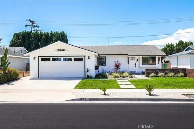 Bán nhà Turnkey tại Huntington Beach – 3PN/2PT, Remodel Toàn Diện