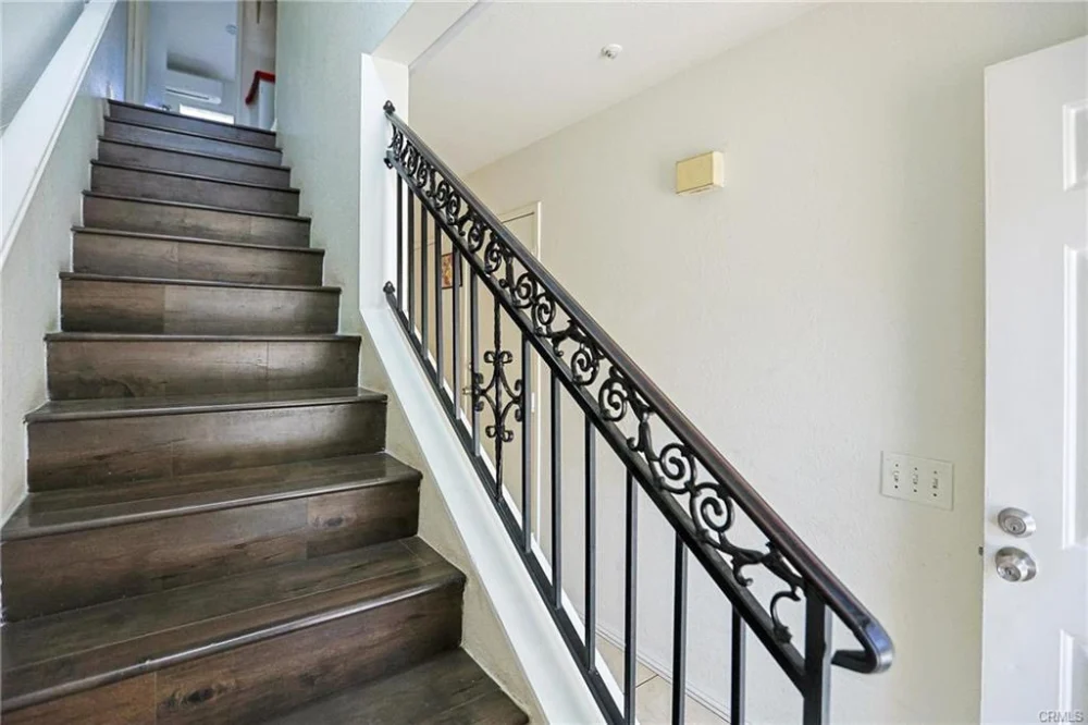 CẦN BÁN TOWNHOUSE GIÁ TỐT TẠI STANTON CALIFORNIA