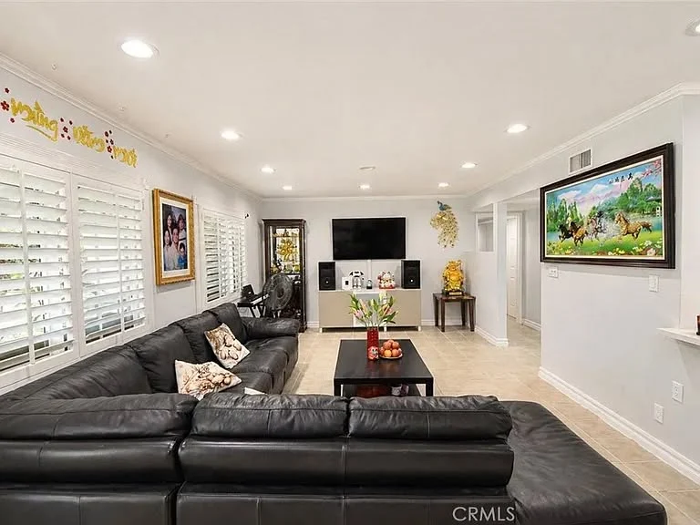 Bán Nhà Anaheim Gần Disneyland – Lô Đất Rộng 9,450 SQ FT - Housing / Room for Rent in Anaheim, California, United States - image 2
