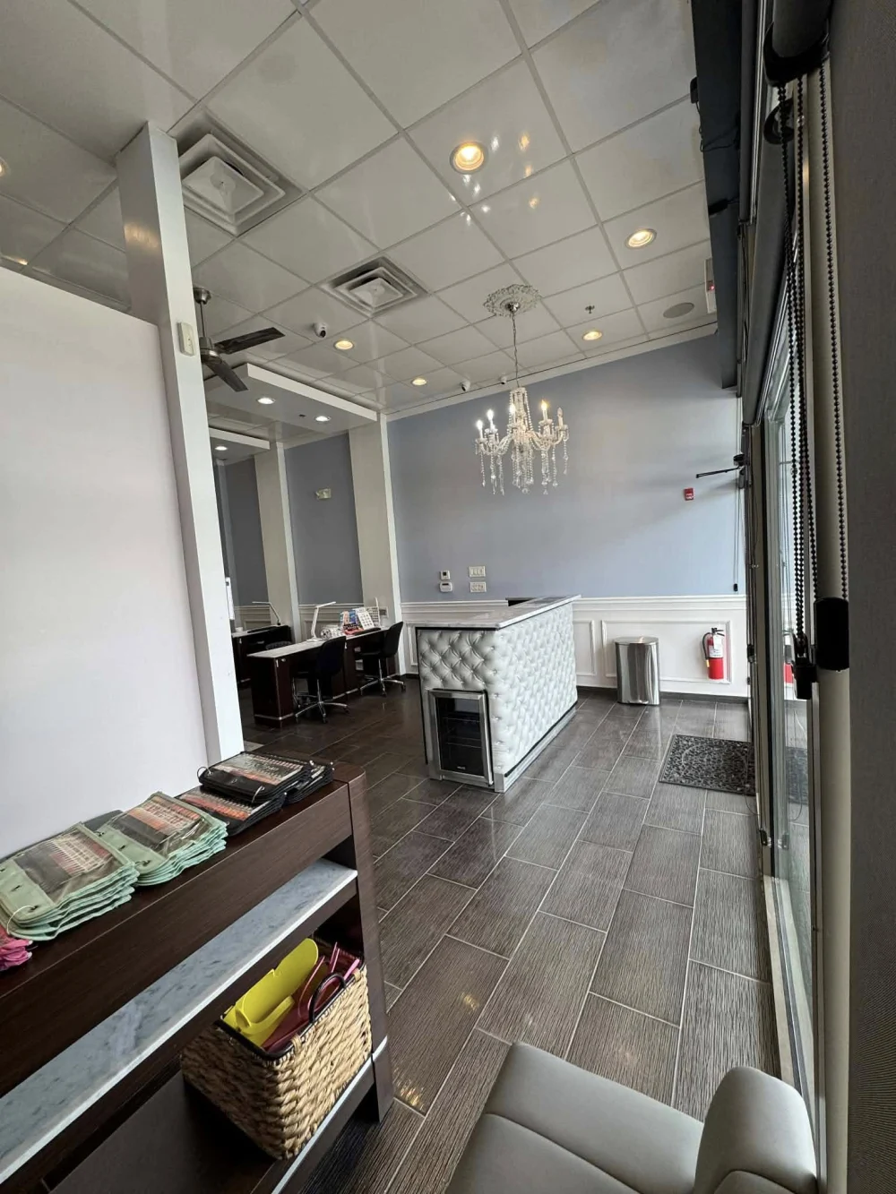 CẦN SANG TIỆM NAIL KHU VỰC 60423 ILLINOIS - INCOME CAO