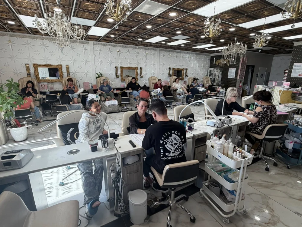 Tuyển thợ nail gấp làm ngay tại Hayward & Santa Rosa California - Nail Salon Jobs in Hayward, California, United States - image 1