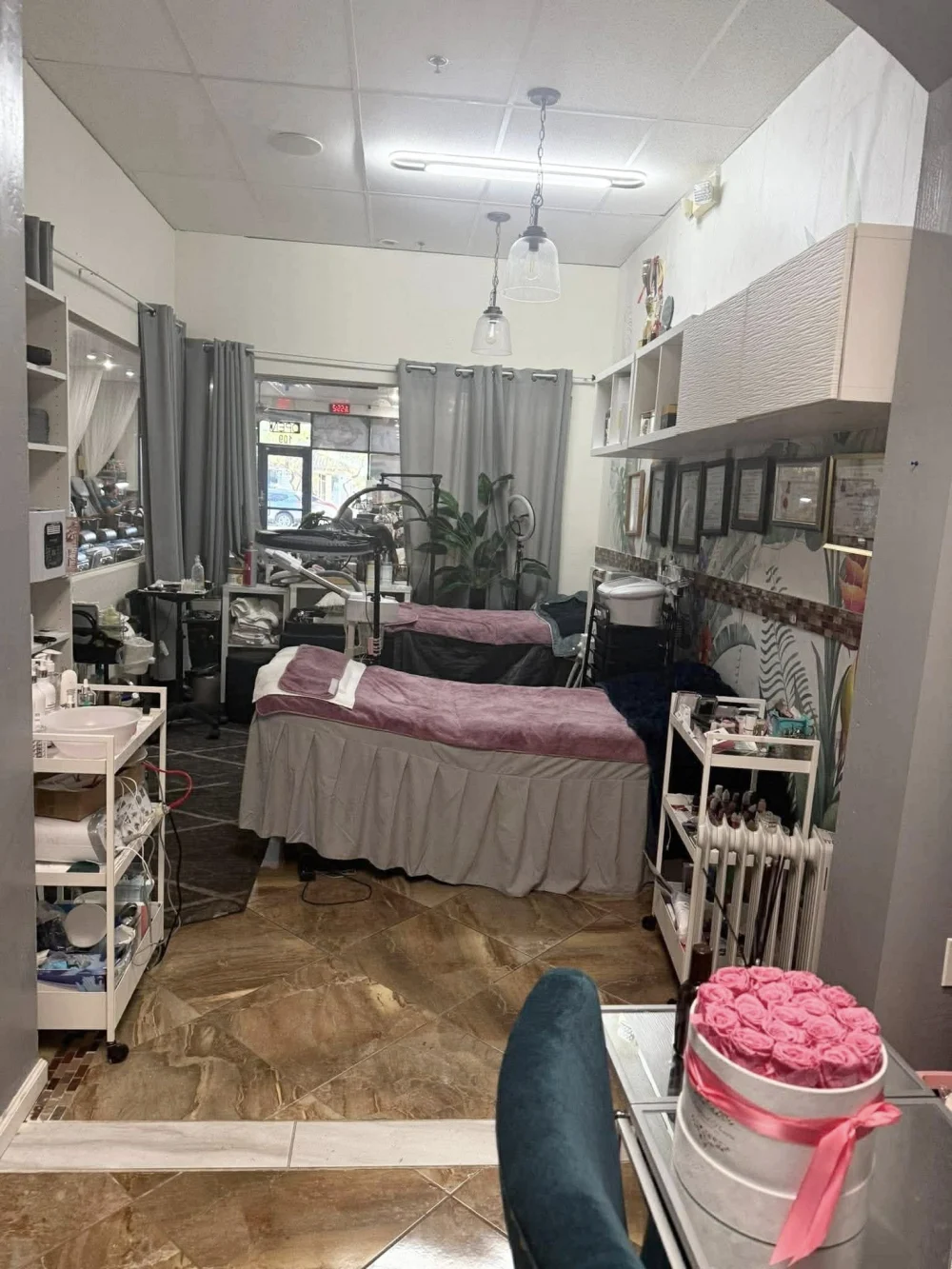 GIẢM SÂU CHỈ CÒN $95K – SANG TIỆM LỚN CÓ INCOME NGAY TẠI MESA AZ - Nail Salons for Sale in Mesa, Arizona, United States - image 2