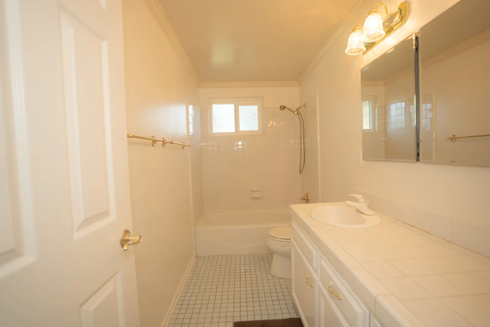 Cho thuê Nhà Garden Grove CA 3PN sạch đẹp - Housing / Room for Rent in Garden Grove, California, United States - image 5