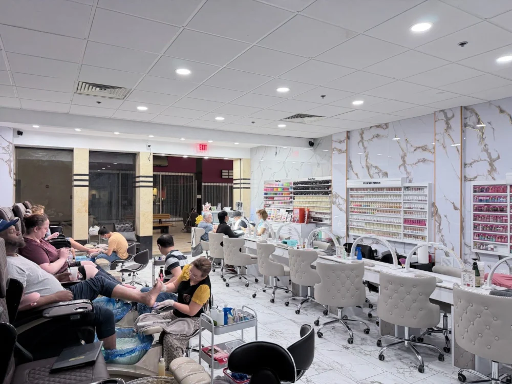 Sang tiệm Nail Lawton OK thu nhập cao hoặc Cho Lease