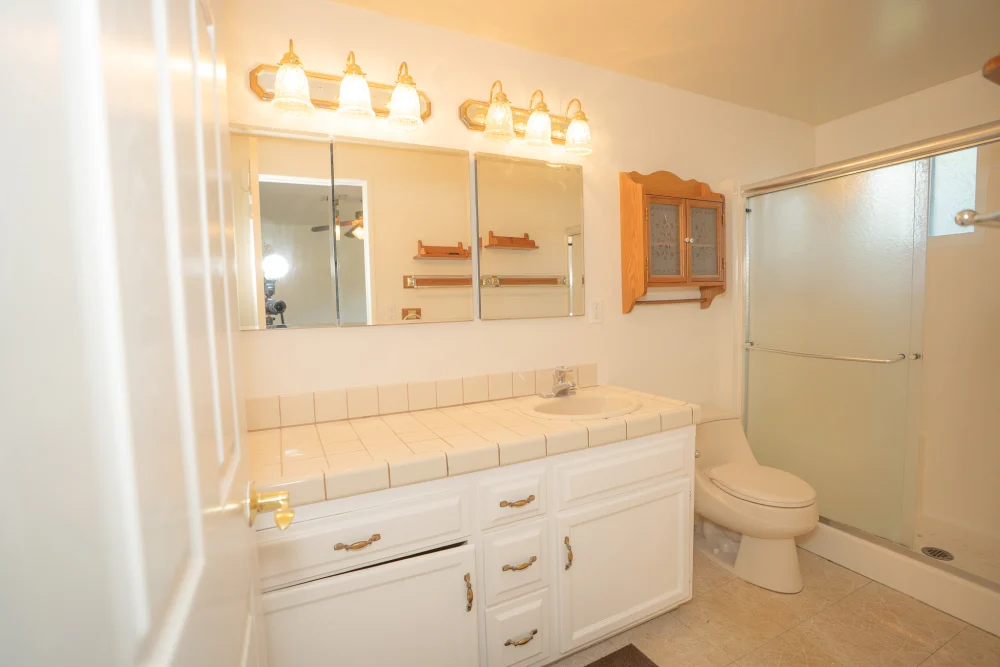 Cho thuê Nhà Garden Grove CA 3PN sạch đẹp - Housing / Room for Rent in Garden Grove, California, United States - image 3