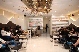 Shape Nail Lounge Lakewood CA tuyển thợ Nail Everything lương cao