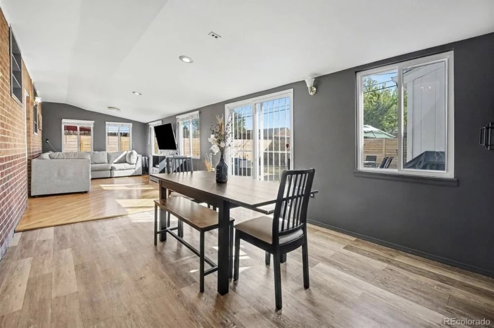 Nhà Ranch Denver CO 3 phòng ngủ diện tích lớn không HOA