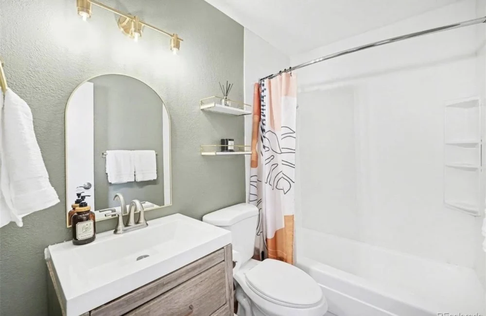 Nhà Ranch Denver CO 3 phòng ngủ diện tích lớn không HOA