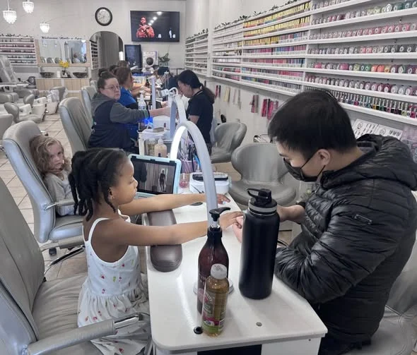 Tuyển thợ bột hoặc thợ tay chân nước tại Indian Trail North Carolina NC 28079 - Nail Salon Jobs in Indian Trail, North Carolina, United States - image 1