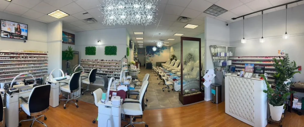 Cần bán tiệm nails and spa tại Lakewood