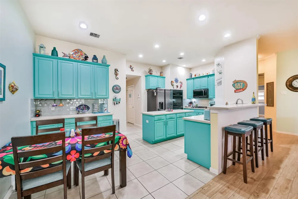Bán nhà đẹp khu Gated Community thuế thấp gần Baybrook Mall