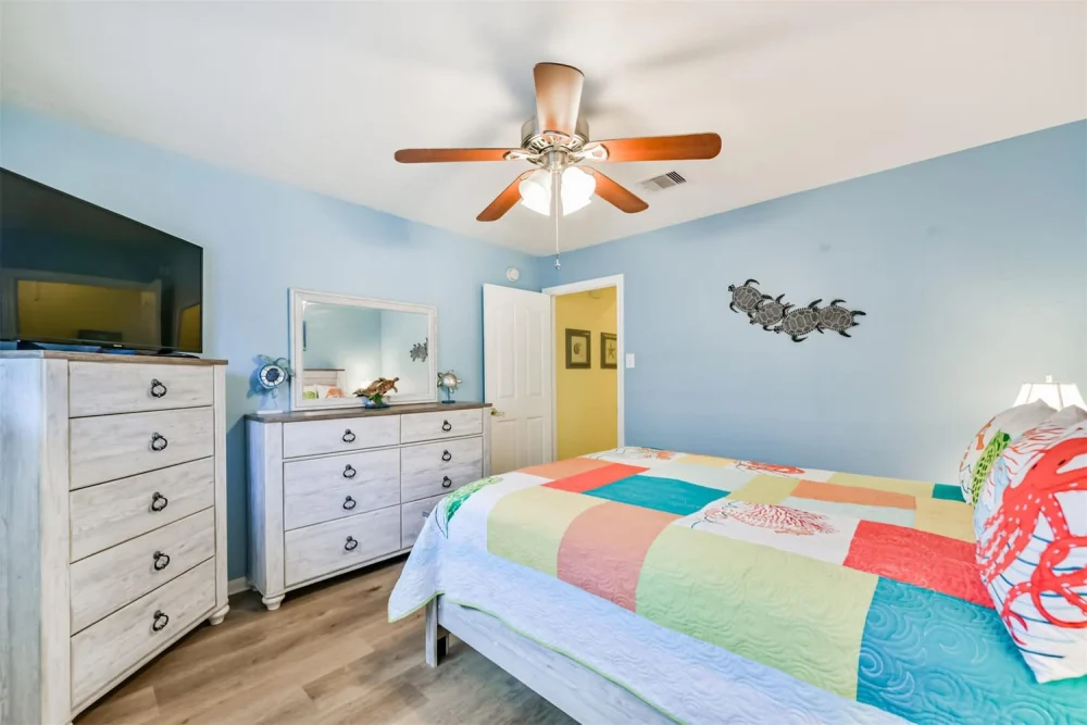Bán nhà đẹp khu Gated Community thuế thấp gần Baybrook Mall
