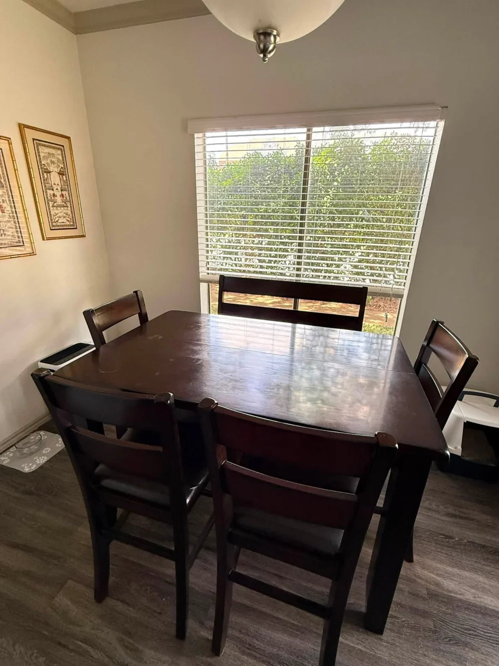Bán Bàn Ăn Gỗ Thật 5 Ghế Và Bench Ở Dallas - Buy & Sell / Clearance in Dallas, Texas, United States - image 1
