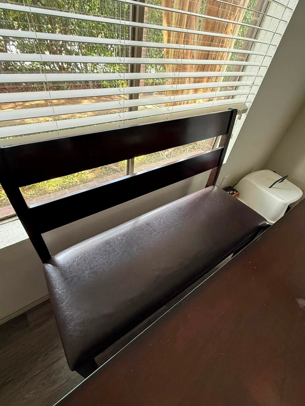 Bán Bàn Ăn Gỗ Thật 5 Ghế Và Bench Ở Dallas - Buy & Sell / Clearance in Dallas, Texas, United States - image 3