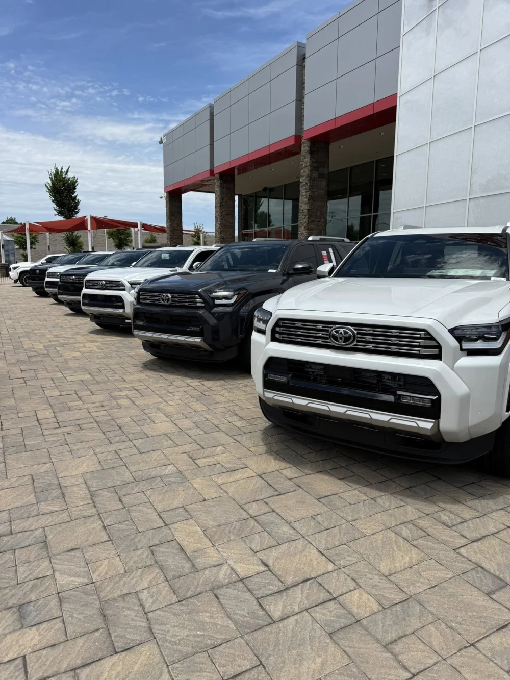 Toyota Atlanta Georgia 2026 – Sienna, Highlander, RAV4, Tundra, Tacoma, BZ & C-HR Có Sẵn, Nhiều Ưu Đãi Tài Chính - Mua bán xe tại Cumming, Georgia, United States - ảnh 9
