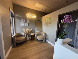 Sang nhượng tiệm Headspa Lash and Brows giá rẻ tại Florida - Mua bán tiệm kinh doanh đông khách - Hair / Spa / Beauty in Tampa, FL, US