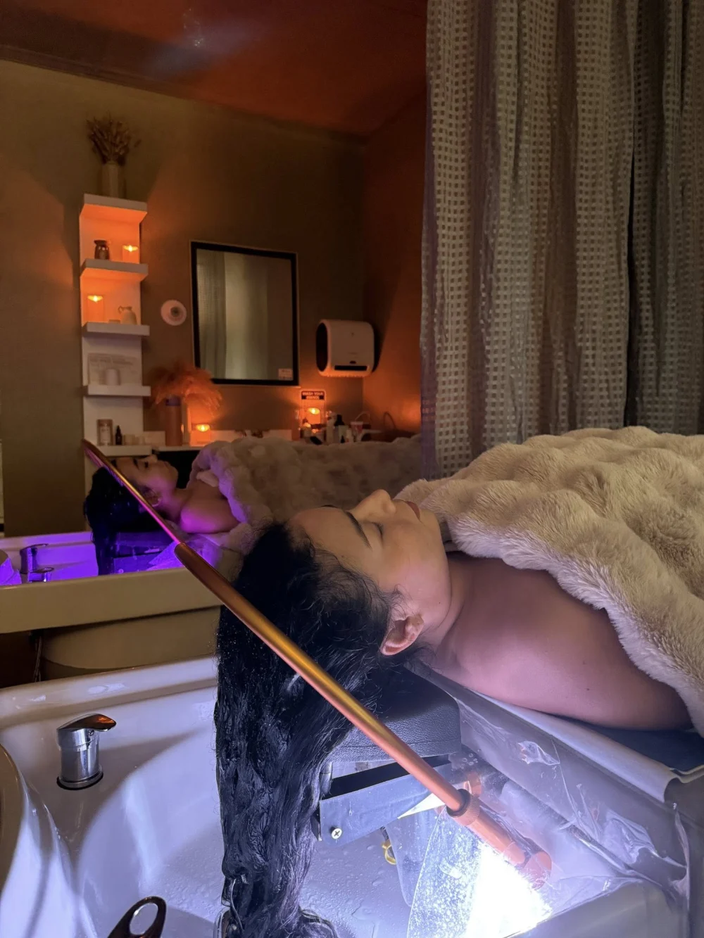 Sang nhượng tiệm Headspa Lash and Brows giá rẻ tại Florida - Mua bán tiệm kinh doanh đông khách - Hair / Spa / Beauty tại Tampa, Florida, United States - ảnh 2