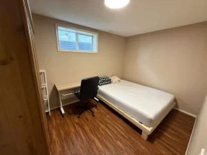 Cho Thuê 2 Phòng Ngủ Basement Applewood SE Calgary Gần Chợ Việt Nam Costco Giá Từ $550 - Nhà ở / Thuê phòng tại Calgary, AB, CA