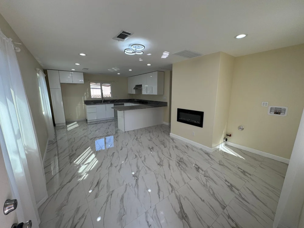 Cho thuê nhà 2 phòng ngủ tại Central, gần Trask & Fairview – Full nội thất, có chỗ sạc Tesla - Housing / Room for Rent in Santa Ana, California, United States - image 6