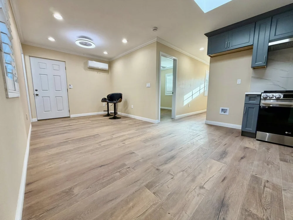 Cho thuê nhà nguyên căn ADU mới xây giá rẻ tại Huntington Beach California - Thuê phòng thuê nhà Quận Cam - Nhà ở / Thuê phòng tại Huntington Beach, California, United...