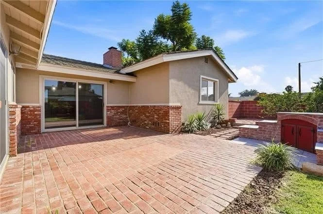 Nhà Garden Grove Corner Lot 8,236 Sqft Giá $1,025,000 – 3 Phòng Ngủ, Tiềm Năng ADU, Gần Little Saigon - Nhà ở / Thuê phòng tại Garden Grove, California, United States...