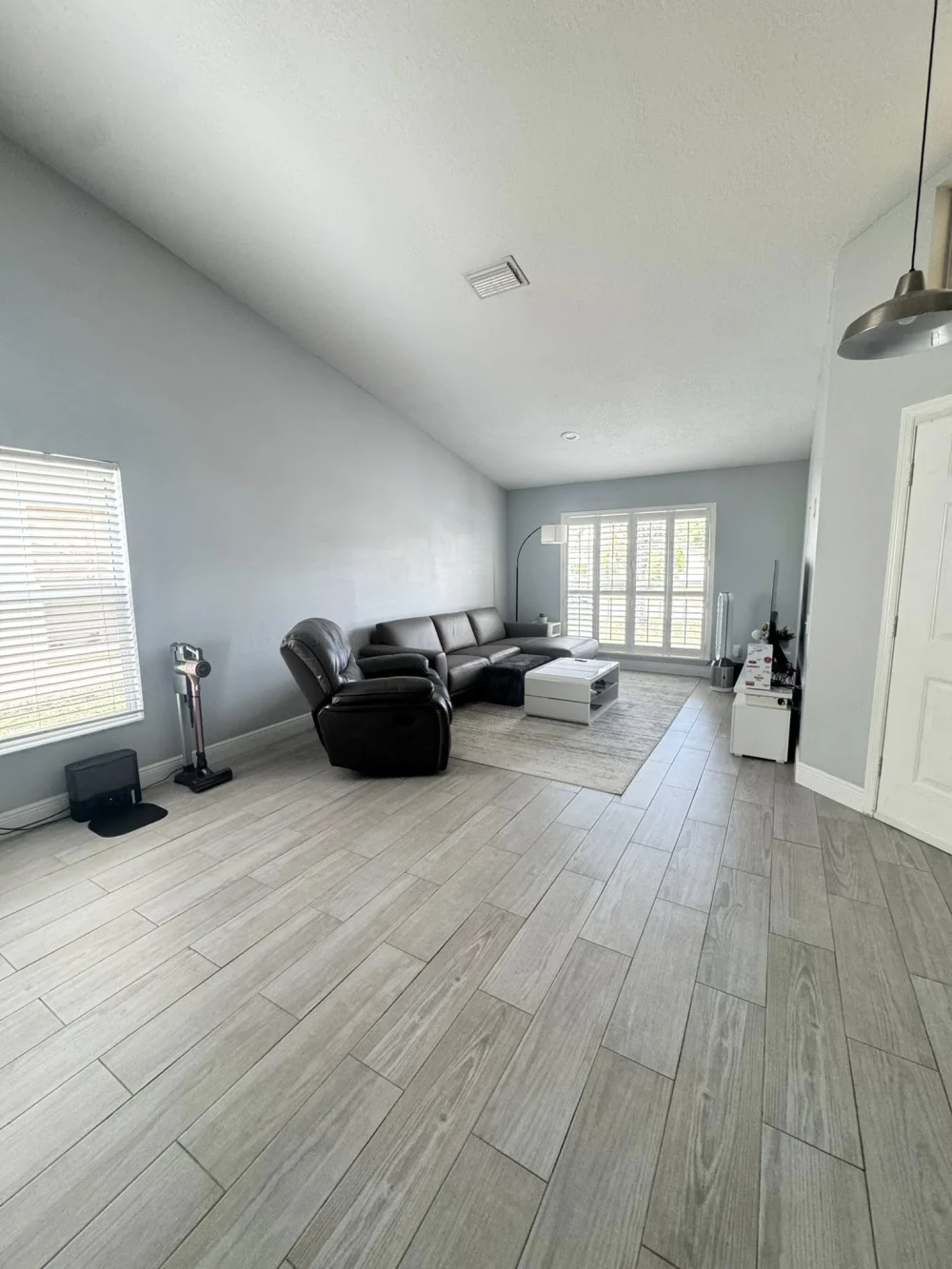 Cho thuê nhà nguyên căn giá rẻ tại Tampa Florida - Thuê phòng thuê nhà vịnh Tampa Orlando Sarasota - Housing / Room for Rent in Tampa, Florida, United States - image 2