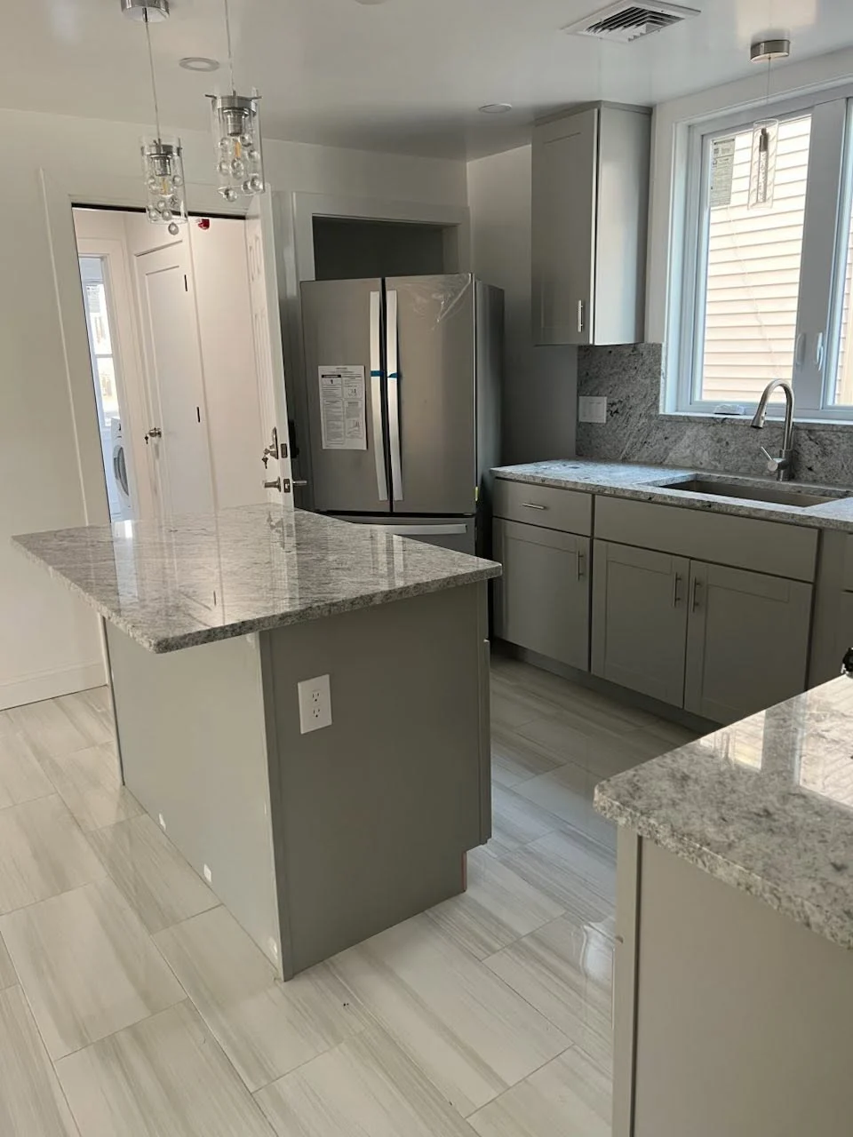 Cho Thuê Nhà 3 Phòng Ngủ Tại Dorchester, Boston, MA – Gần Trường Học, Bệnh Viện, Dọn Vào Ngay - Nhà ở / Thuê phòng tại Dorchester, Massachusetts, United States - ảnh 1