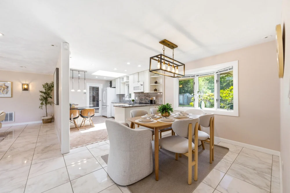 Nhà Bán tại Peabody, Massachusetts – 3 Phòng Ngủ, Nhà Đẹp Dọn Vào Ở Ngay, Giá $799,000 - Nhà ở / Thuê phòng tại Peabody, Massachusetts, United States - ảnh 10