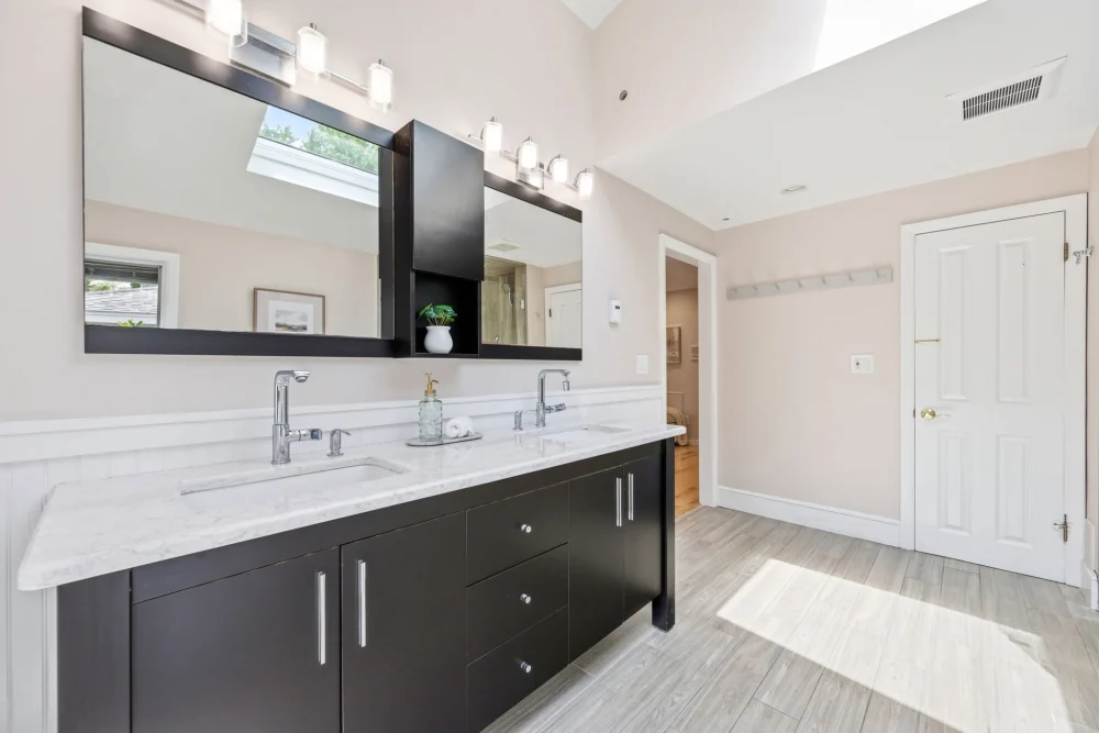 Nhà Bán tại Peabody, Massachusetts – 3 Phòng Ngủ, Nhà Đẹp Dọn Vào Ở Ngay, Giá $799,000 - Nhà ở / Thuê phòng tại Peabody, Massachusetts, United States - ảnh 13