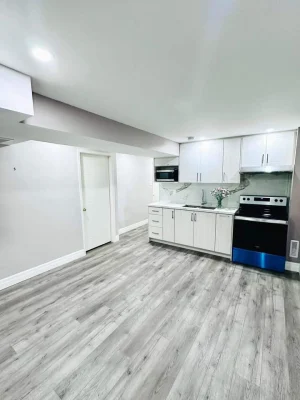 🧧Nhà tìm người thuê- Move in Tháng 10 - Nhà ở / Thuê phòng tại Brampton, ON, CA