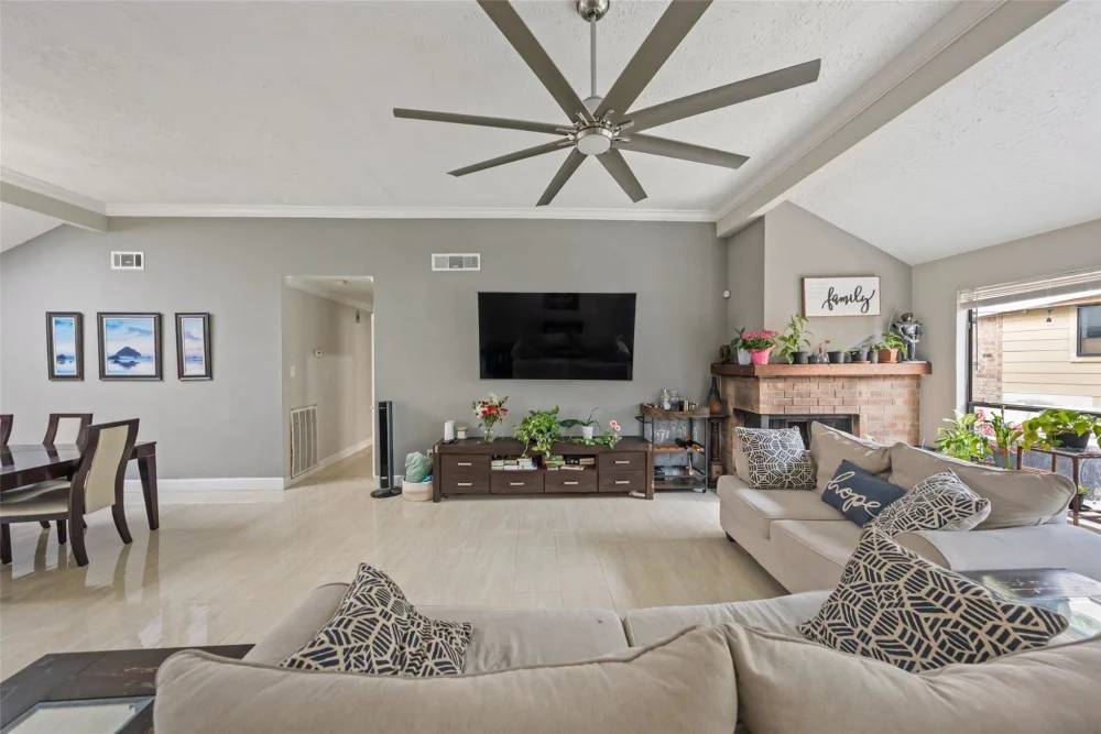 Nhà Bán Gần Bellaire, Houston, Texas – Nhà 3 Phòng Ngủ Gần 1,900 Sqft - Nhà ở / Thuê phòng tại Houston, Texas, United States - ảnh 3