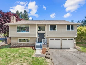 Nhà Đẹp Bán Tại Lynnwood WA – 3 Phòng Ngủ, 2.5 Phòng Tắm, Gần Costco Và Alderwood Mall, Giá $835,000 - Nhà ở / Thuê phòng tại Lynnwood, WA, US