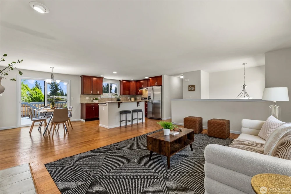 Nhà Đẹp Bán Tại Lynnwood WA – 3 Phòng Ngủ, 2.5 Phòng Tắm, Gần Costco Và Alderwood Mall, Giá $835,000 - Nhà ở / Thuê phòng tại Lynnwood, Washington, United States - ảnh 2