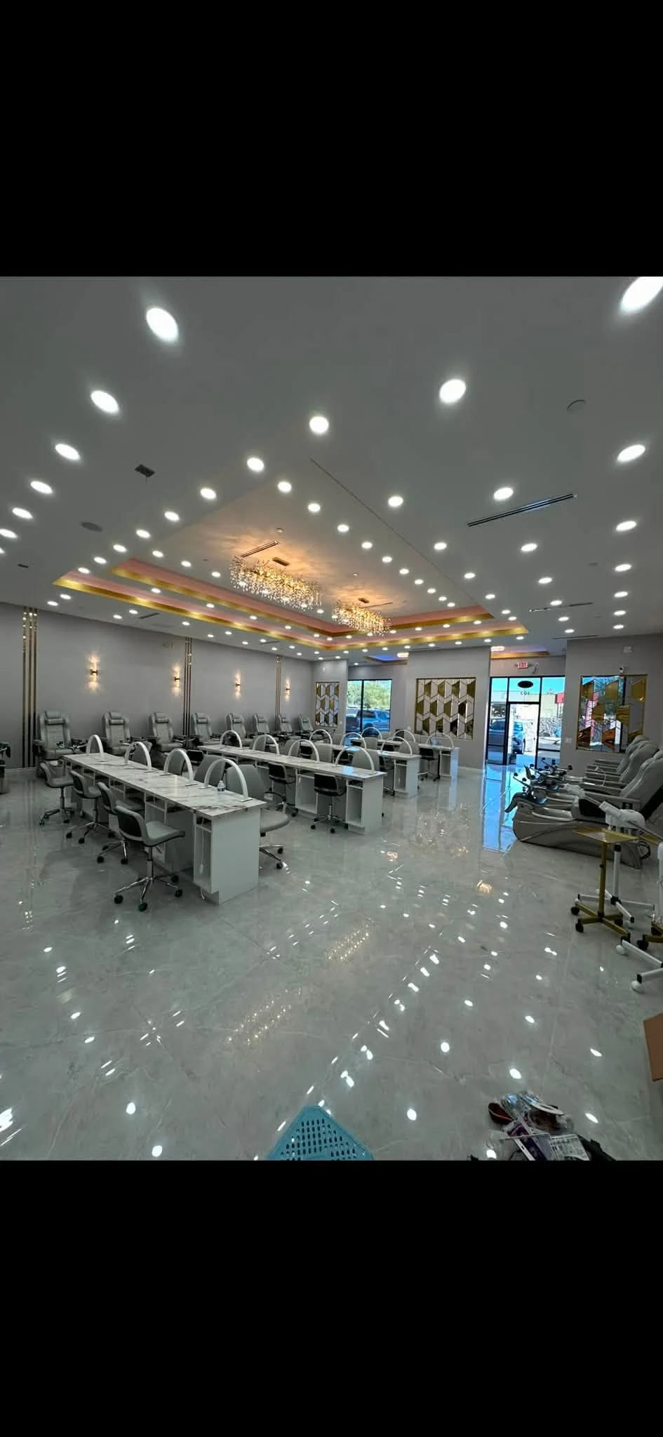 Cần bán tiệm nail mới xây ở Mesa AZ vị trí đắc địa ngay cạnh Costco - Nail Salons for Sale in Mesa, Arizona, United States - image 2